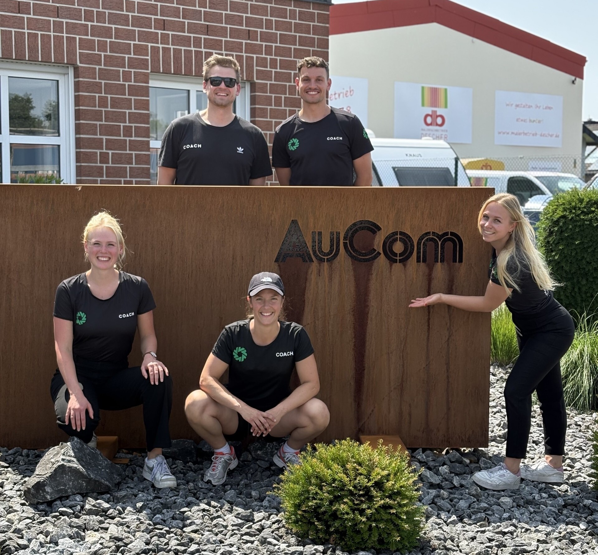 aucom-health-day-team-sign