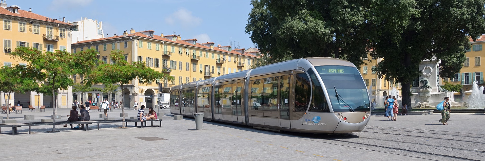 1920px-Nice_tramway_place_Garibaldi